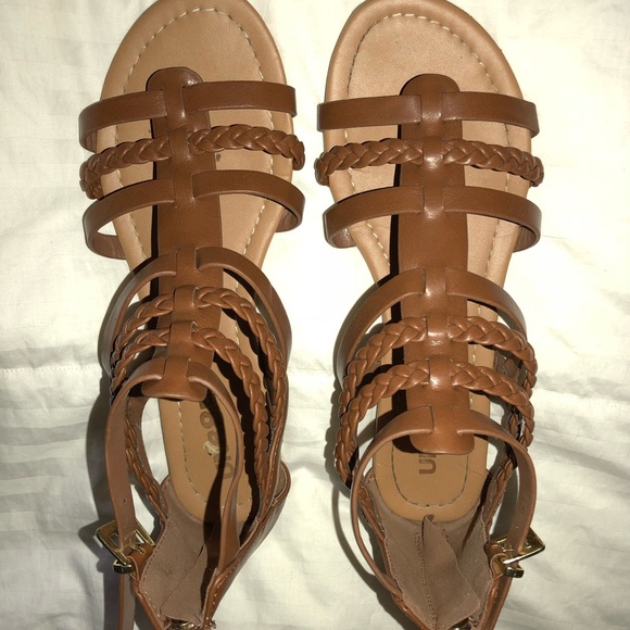 brown sandals - Picture 2 of 2